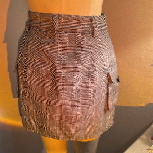 Plaid skirt with the coolest pockets - Picture 2 of 2